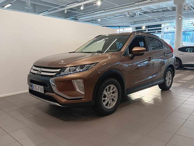 MITSUBISHI Eclipse Cross 1