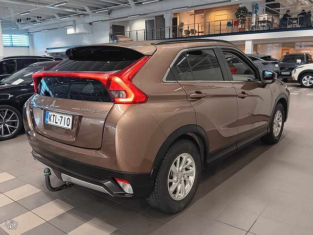 MITSUBISHI Eclipse Cross 2