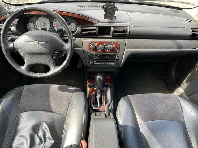 Chrysler Sebring 3