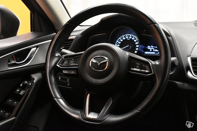 Mazda 3 16