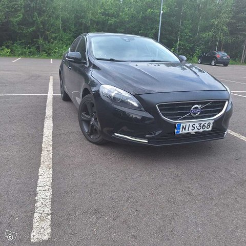 Volvo V40 1