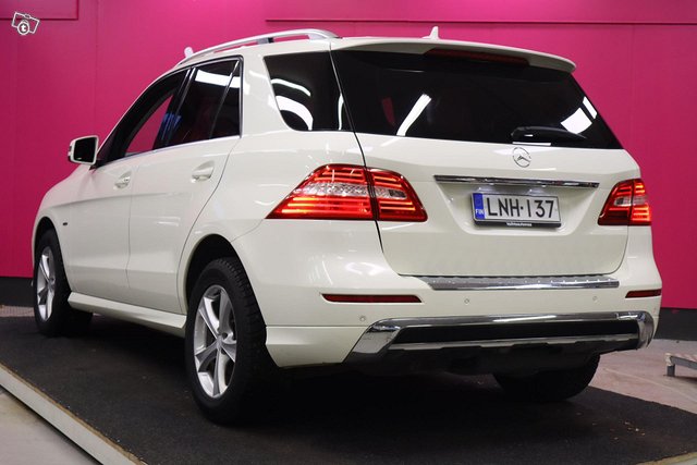 Mercedes-Benz ML 23