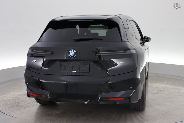 BMW IX 10