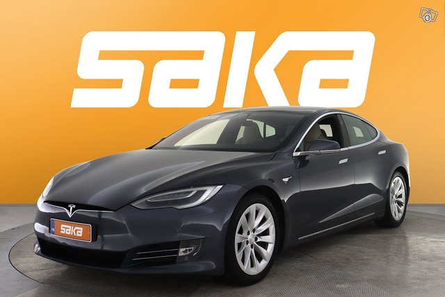 Tesla Model S 4