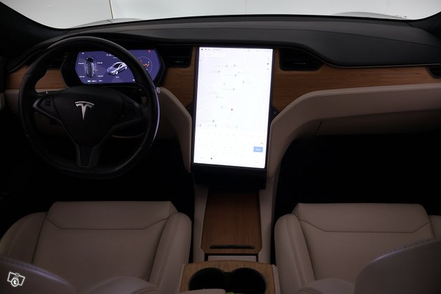 Tesla Model S 15