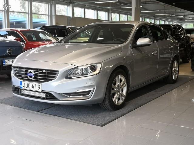 VOLVO S60 1