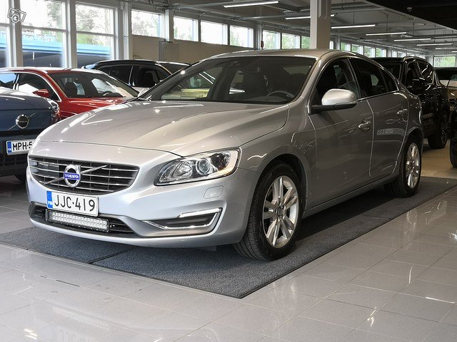 VOLVO S60 2