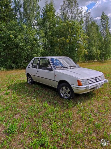 Peugeot 205 1