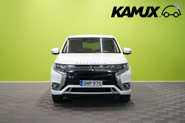 Mitsubishi Outlander PHEV 11