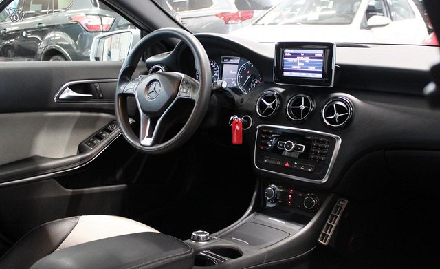 Mercedes-Benz A 12