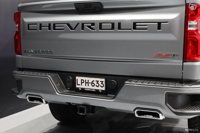 Chevrolet Silverado 9
