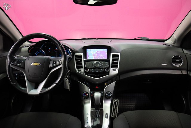 Chevrolet Cruze 4