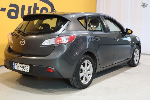 Mazda 3 4