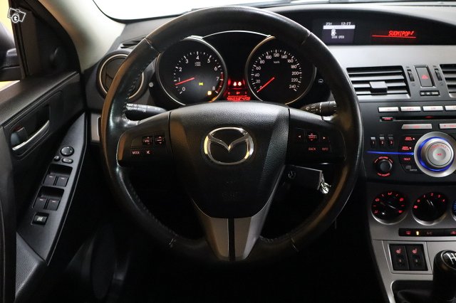 Mazda 3 13