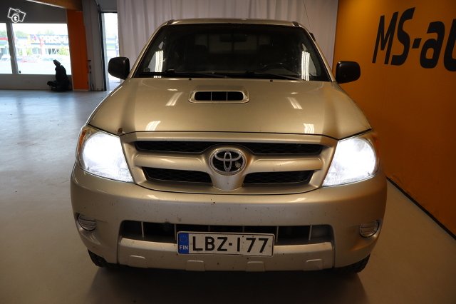 Toyota Hilux 3