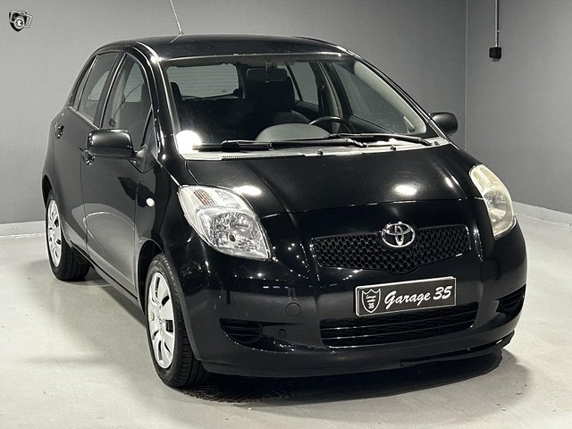 Toyota Yaris 1