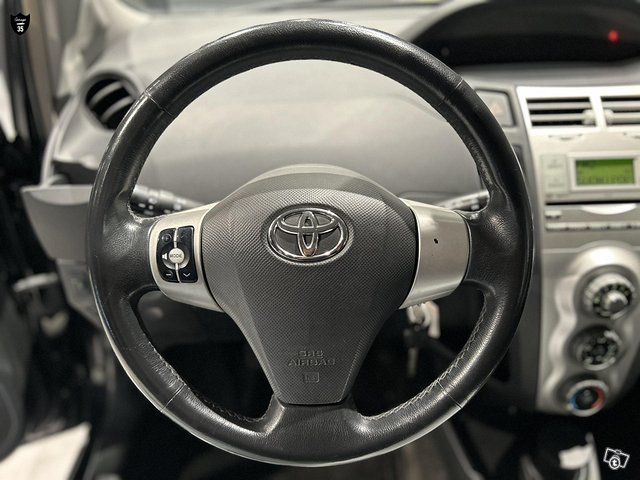 Toyota Yaris 7