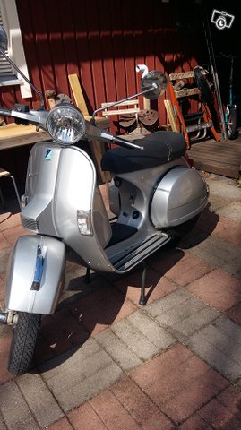 Vespa PX200 1