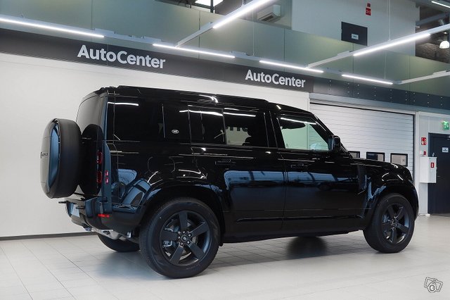 Land Rover Defender 5