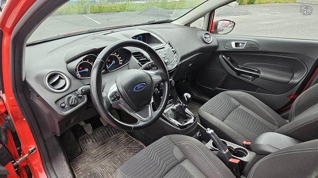 Ford Fiesta 12