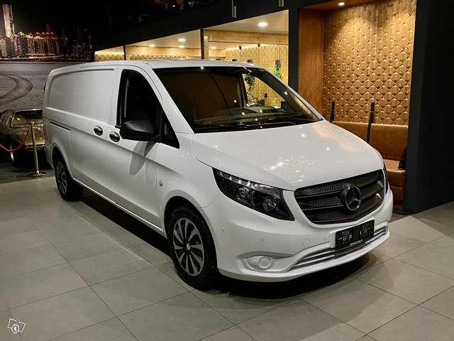 Mercedes-Benz Vito 12