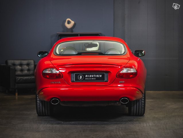 Jaguar XKR 4