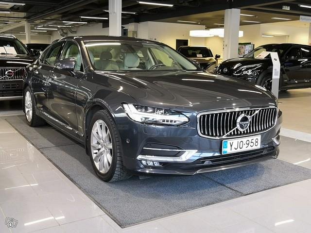 VOLVO S90 4