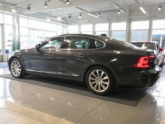 VOLVO S90 5