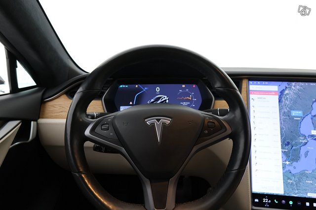 TESLA MODEL S 20