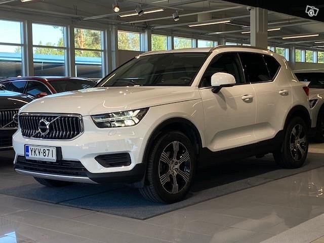 VOLVO XC40 2