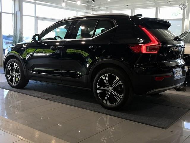 VOLVO XC40 5