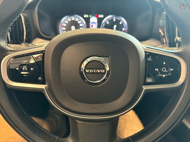 Volvo V60 9