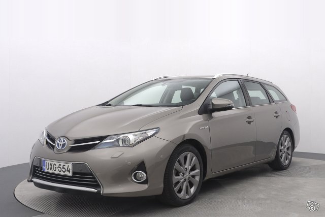 TOYOTA AURIS 1