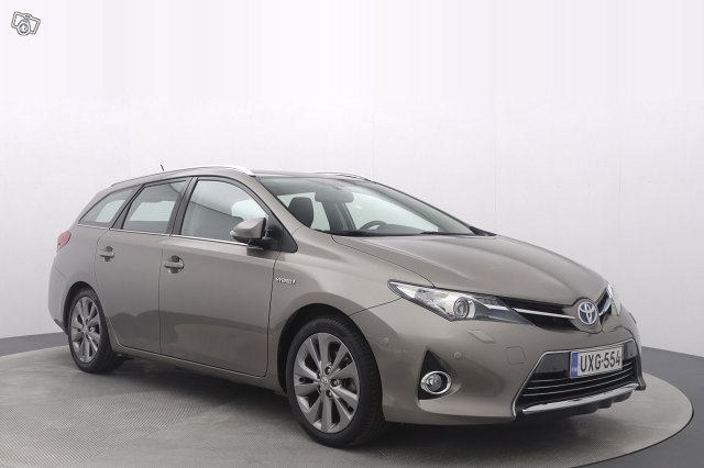 TOYOTA AURIS 7