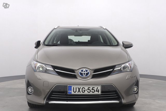 TOYOTA AURIS 8