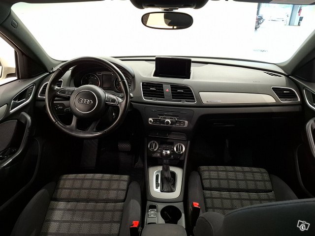 Audi Q3 23