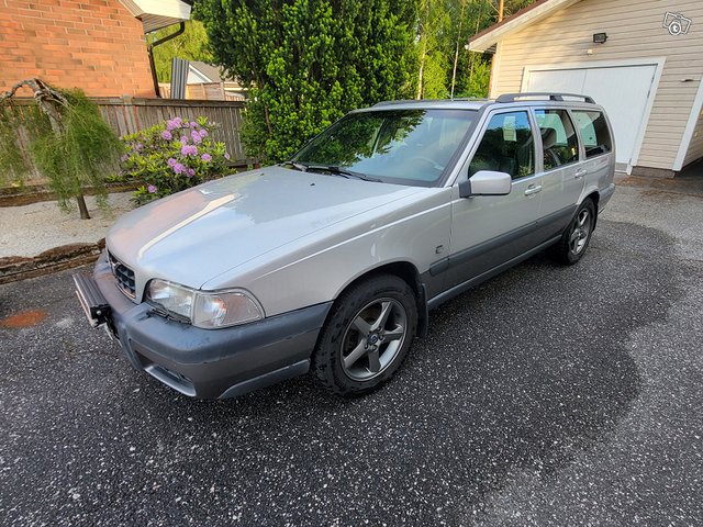 Volvo V70 1