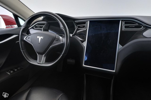 Tesla Model S 5