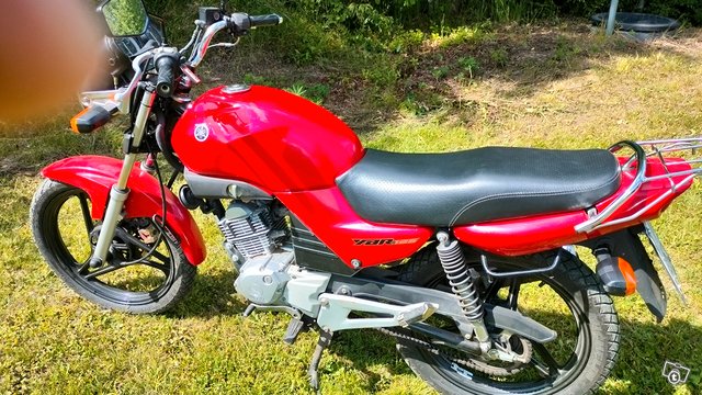 Yamaha YBR 125 1