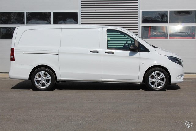 Mercedes-Benz Vito 12