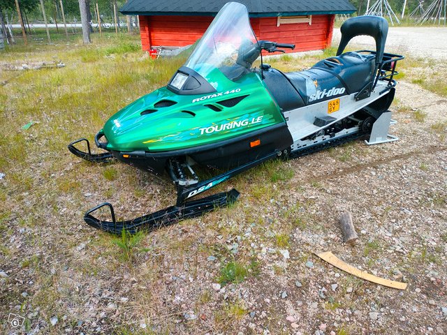 Skidoo Touring 440, kuva 1