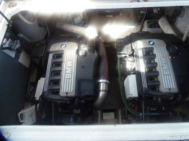 Sea Ray 3200 mustang 2 x 190hp 69000 21