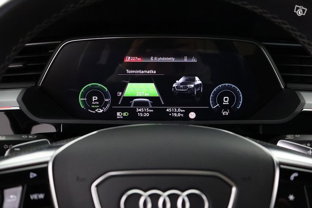 Audi E-tron 22