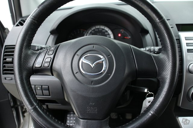 Mazda MPV 10