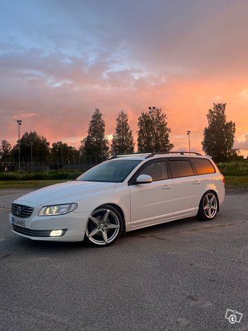 Volvo V70 1