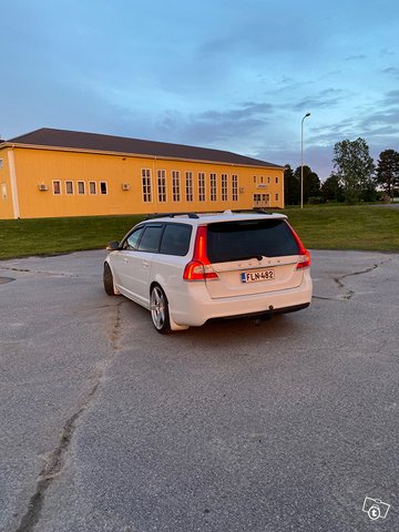 Volvo V70 2