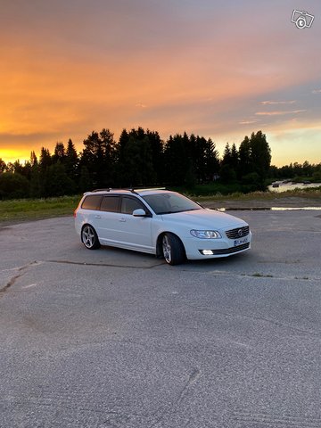 Volvo V70 4