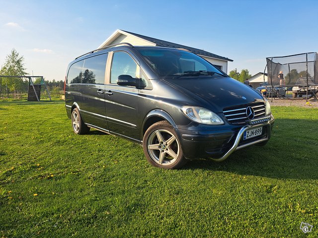 Mercedes-Benz Viano 1