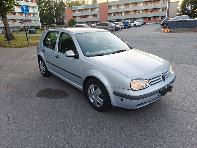 VW Golf, luottotietoja ei tarvitse olla, kuva 1