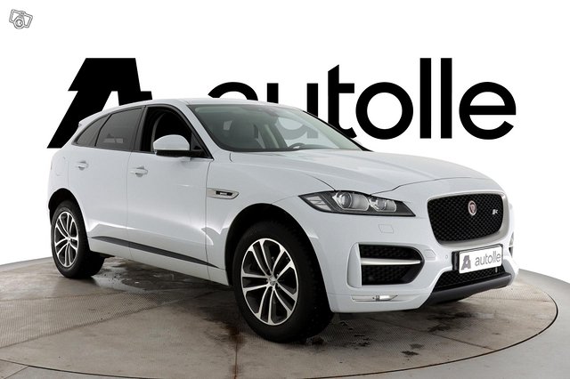 Jaguar F-Pace 1